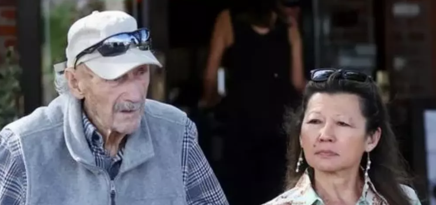 Gene Hackman, wife Betsy Arakawa, dog found dead in bathroom