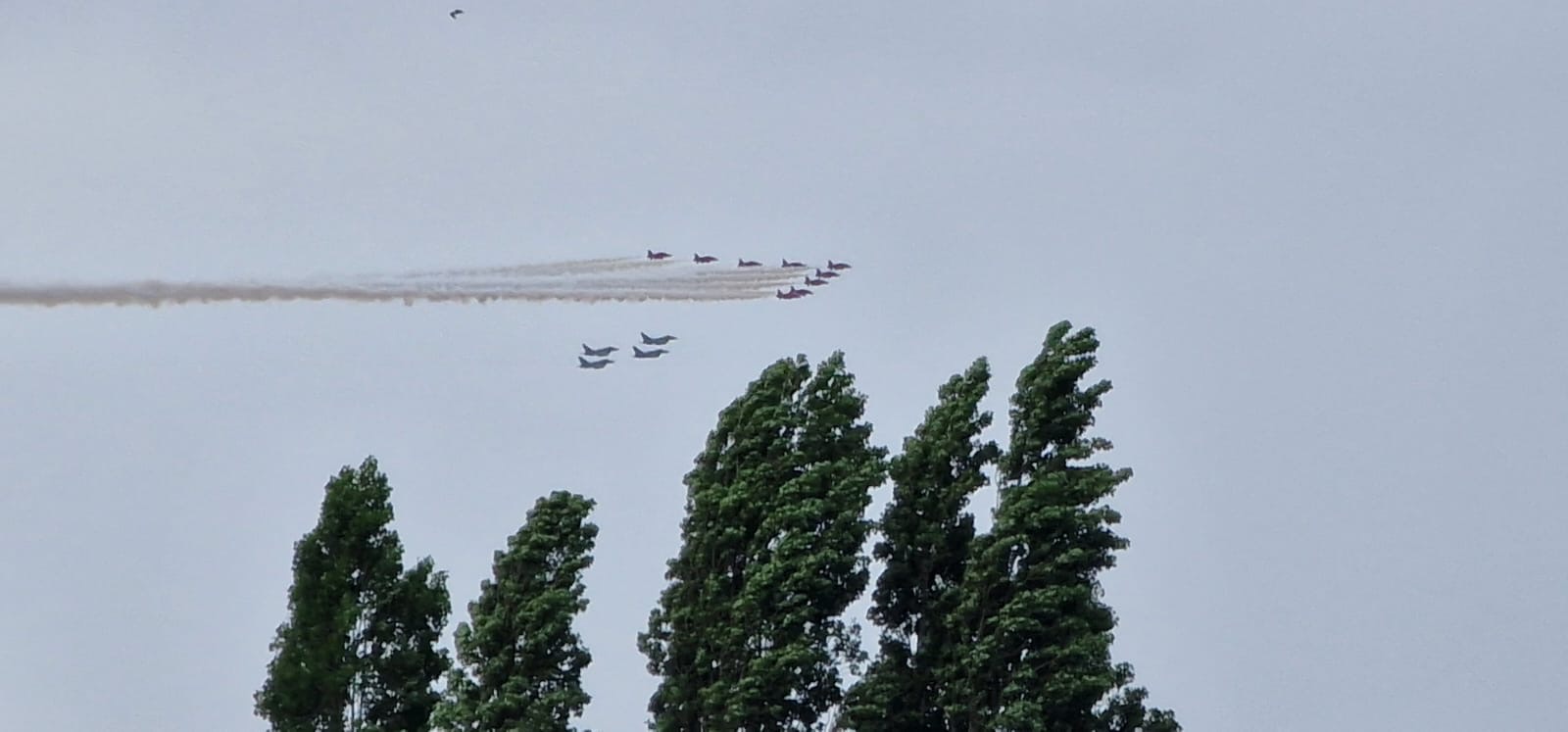 Red Arrows fly past for VE Day